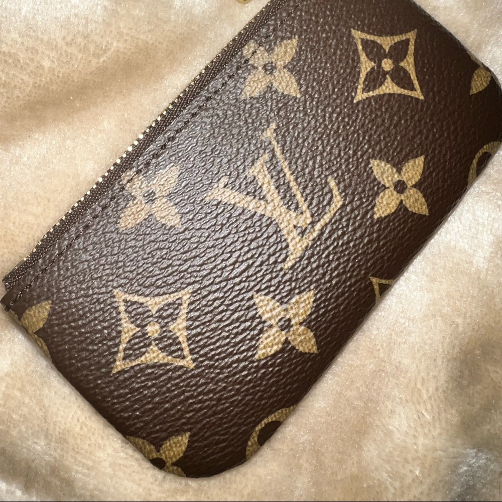 LV Key Pouch 🍓SOLD🍓